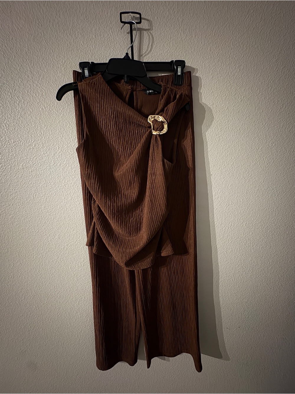 Brown Sleeveless set with Decorative Ring